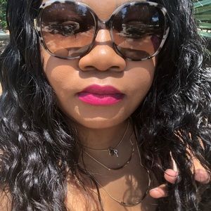 Meet your Posher, Shala s